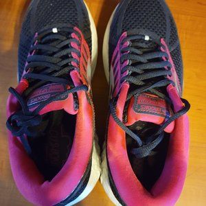 Brooks Women's Addiction 13 size 8 1/2 2A
